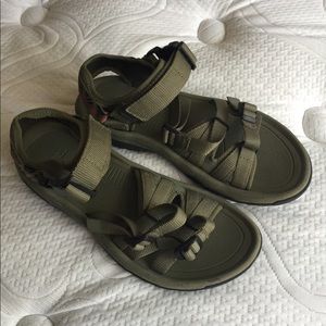 Tevas size 11.